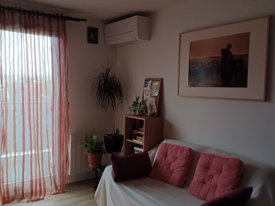 Appartement lumineux avec balcon, climatisation réversible et proximité des transports